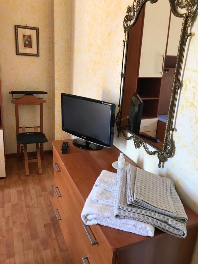 Mirella'S House Viaverona อาร์เดีย ภายนอก รูปภาพ