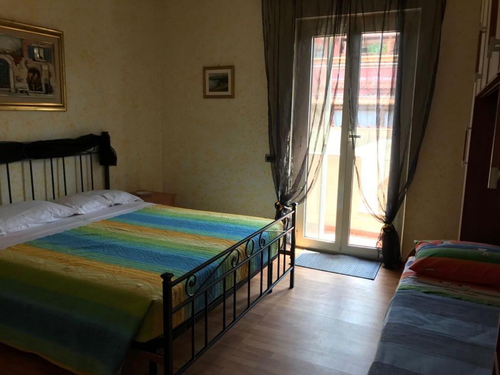 Mirella'S House Viaverona อาร์เดีย ภายนอก รูปภาพ