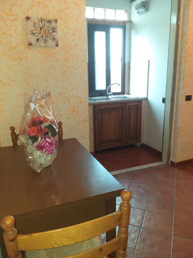 Mirella'S House Viaverona อาร์เดีย ภายนอก รูปภาพ
